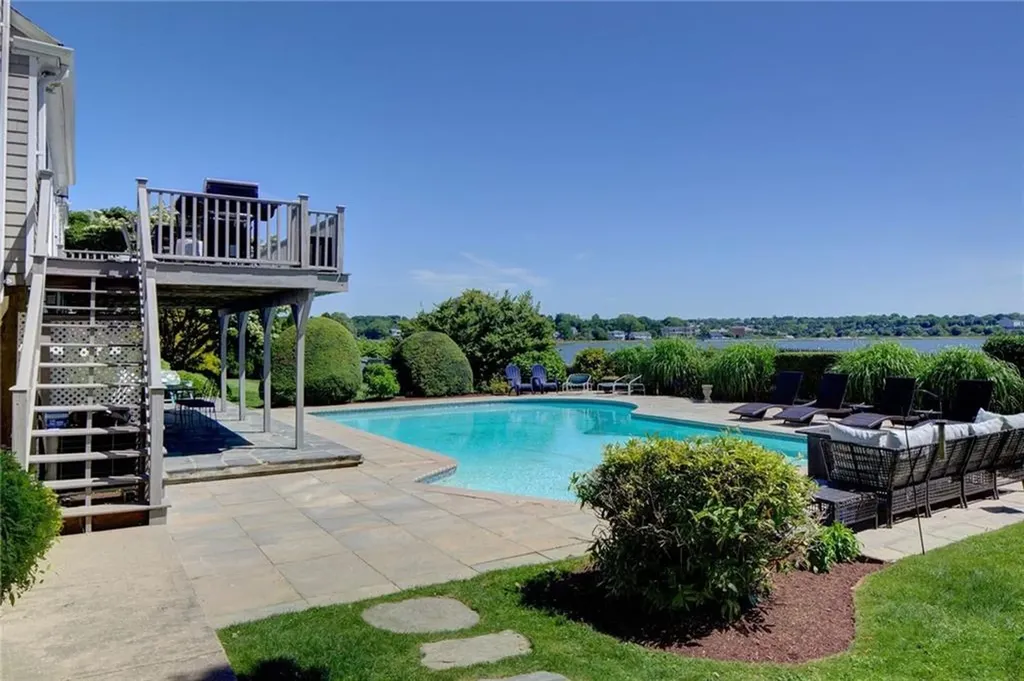 172 Eustis Avenue Newport RI 02840