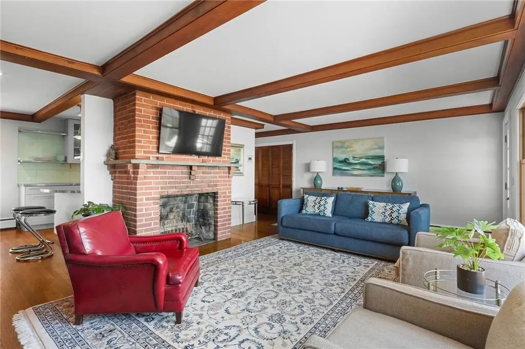 172 Eustis Avenue Newport RI 02840