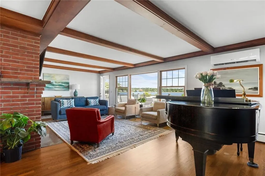 172 Eustis Avenue Newport RI 02840