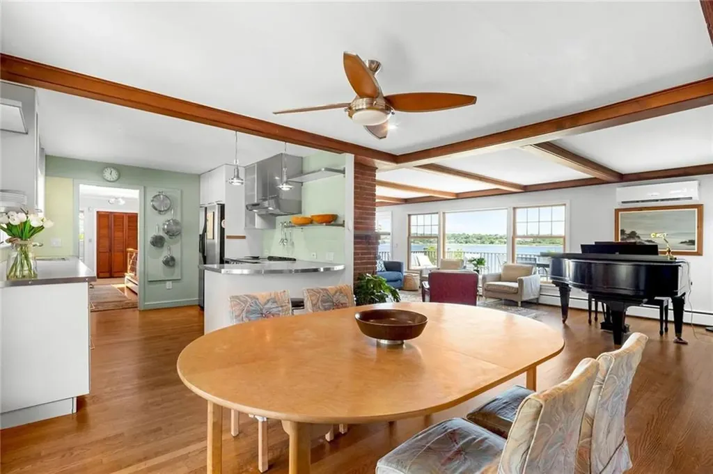 172 Eustis Avenue Newport RI 02840