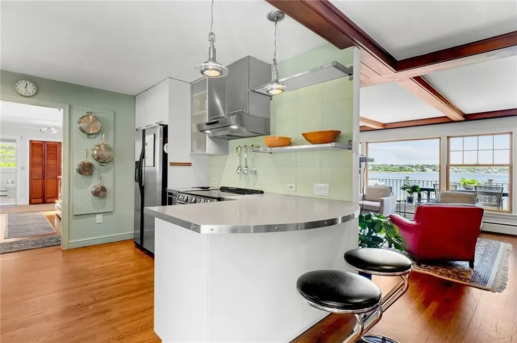 172 Eustis Avenue Newport RI 02840