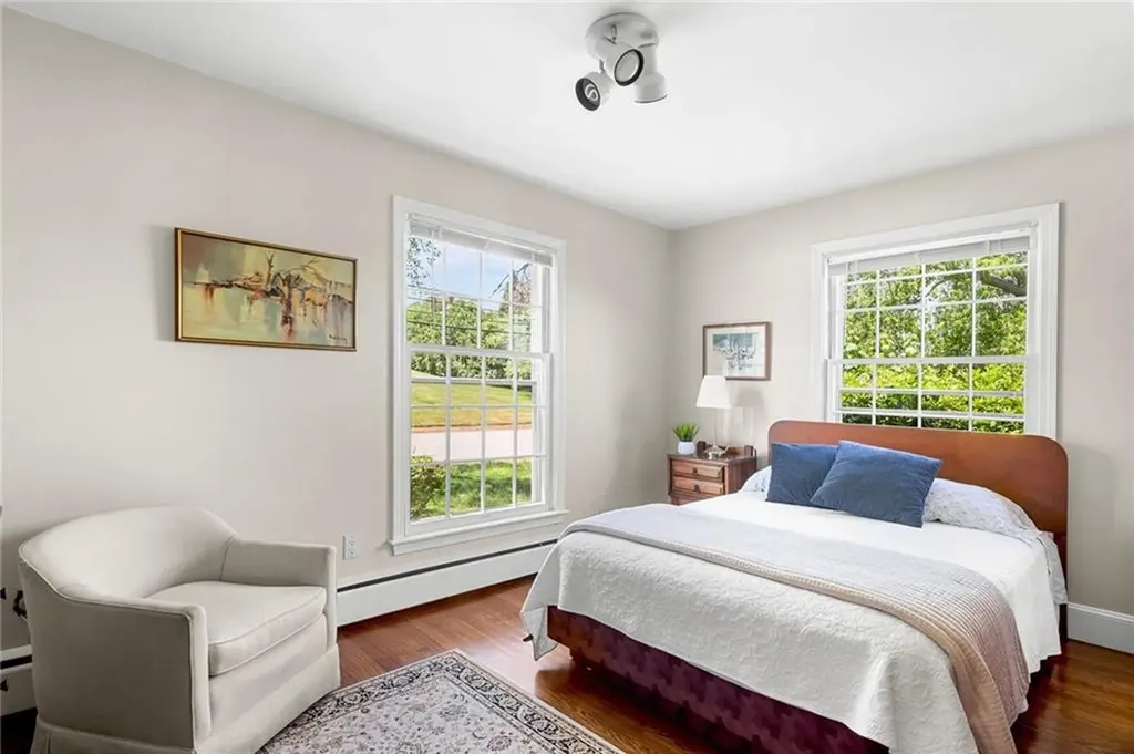 172 Eustis Avenue Newport RI 02840
