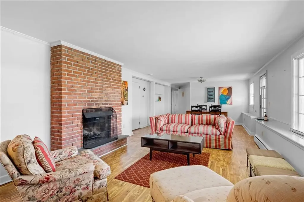 172 Eustis Avenue Newport RI 02840