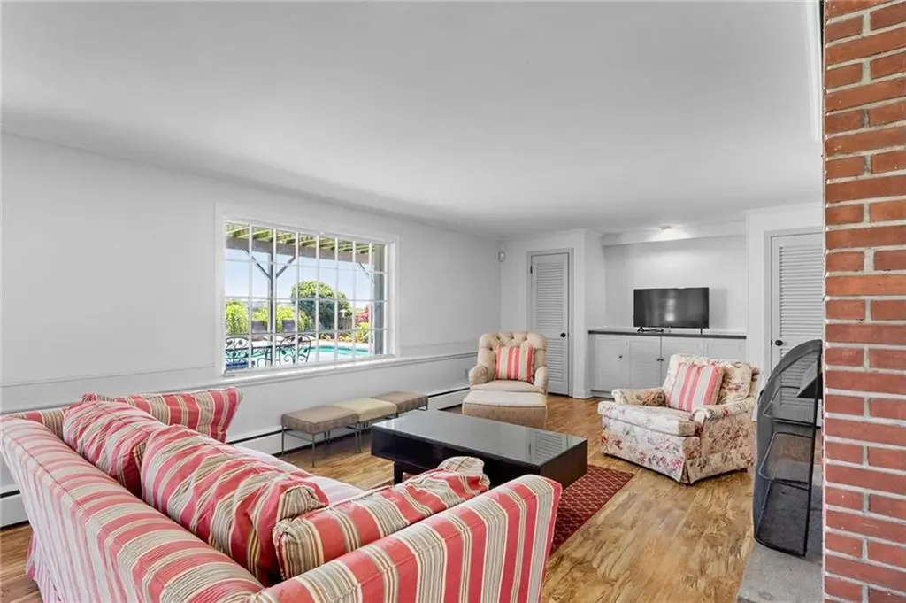 172 Eustis Avenue Newport RI 02840