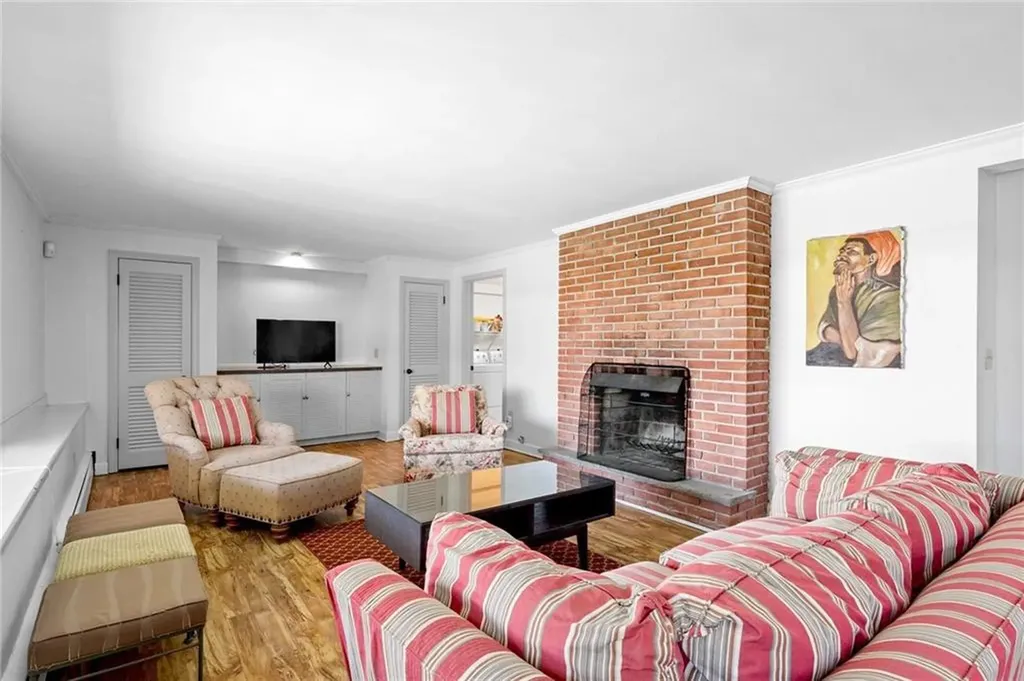 172 Eustis Avenue Newport RI 02840