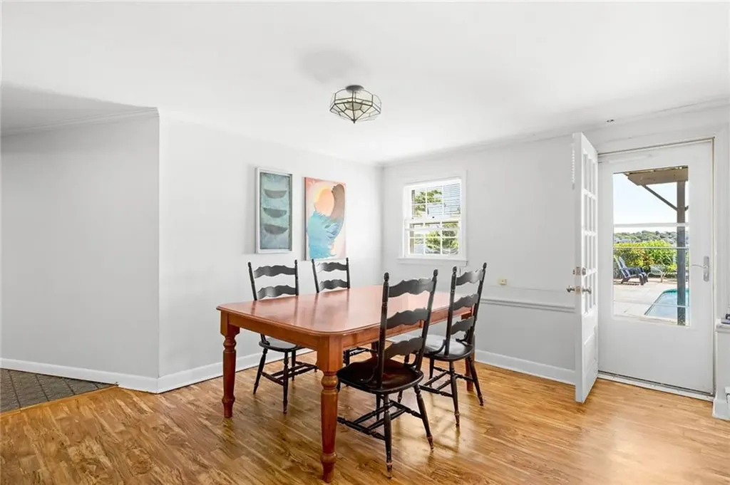 172 Eustis Avenue Newport RI 02840