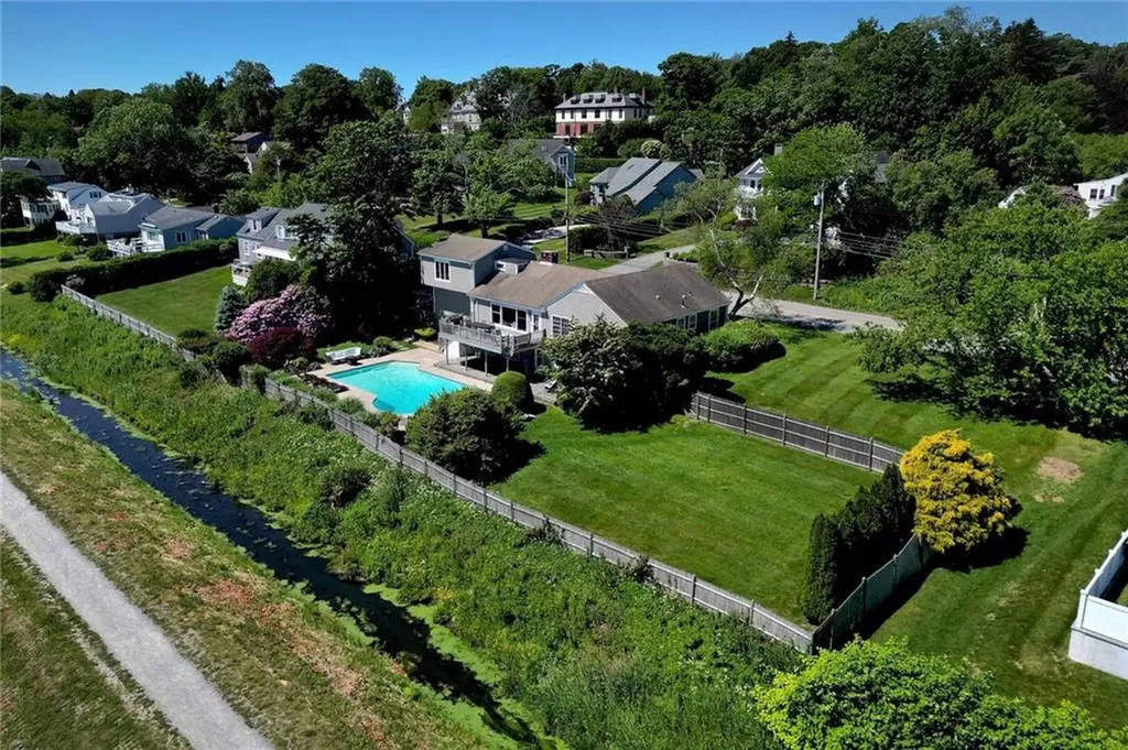 172 Eustis Avenue Newport RI 02840