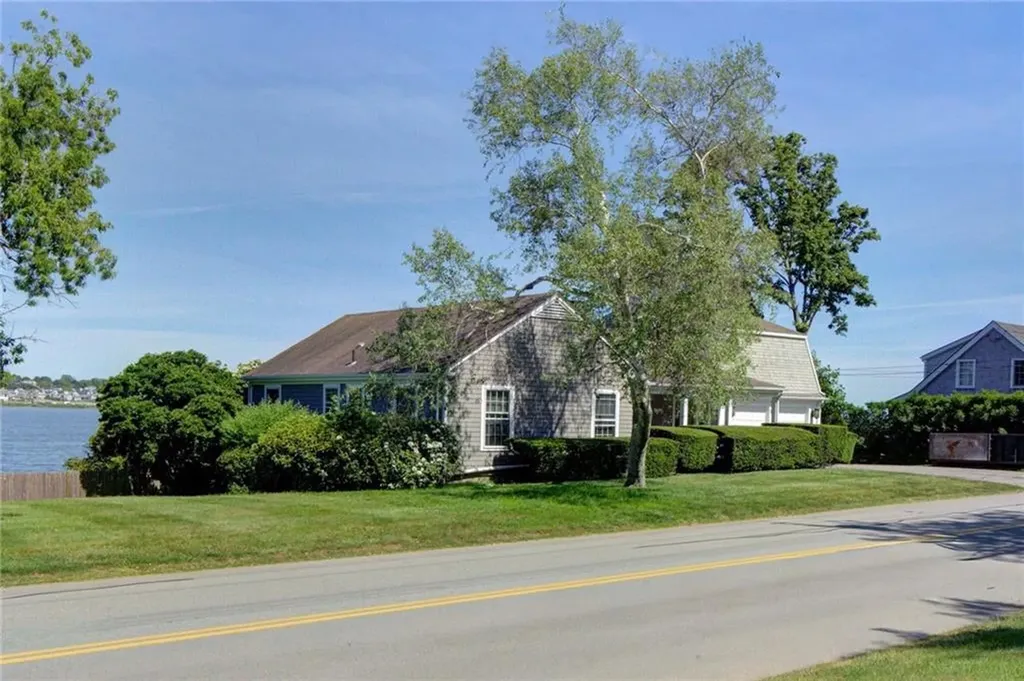 172 Eustis Avenue Newport RI 02840