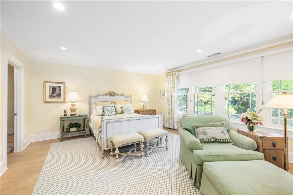 5 Ellsworth Drive Westport MA 02790
