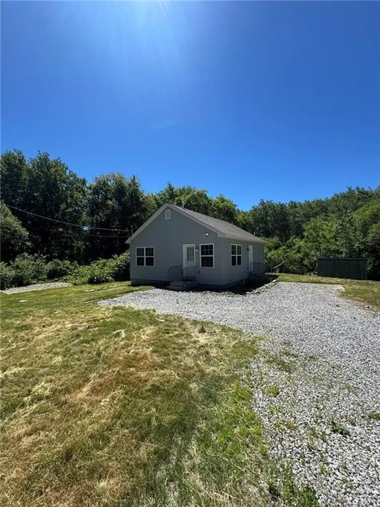 73 South Ferry Road Narragansett RI 02882