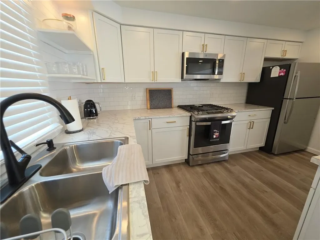 39 Allendale Avenue North Providence RI 02911