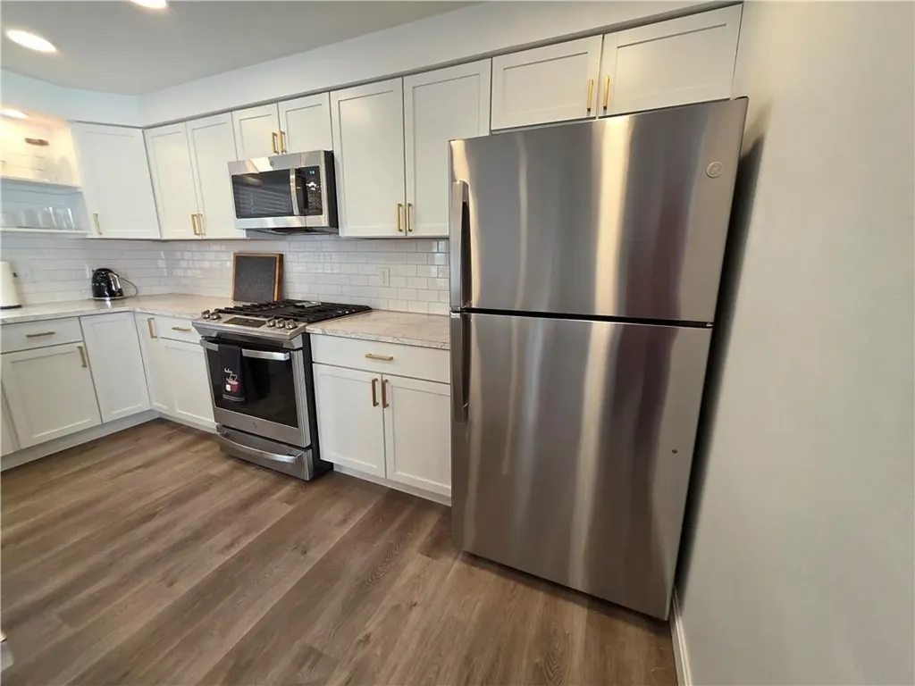 39 Allendale Avenue North Providence RI 02911