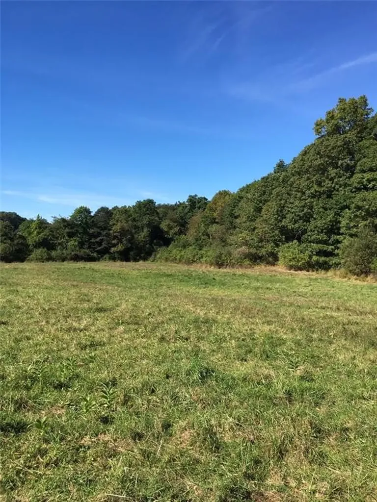 536 R Highland Road Tiverton RI 02878
