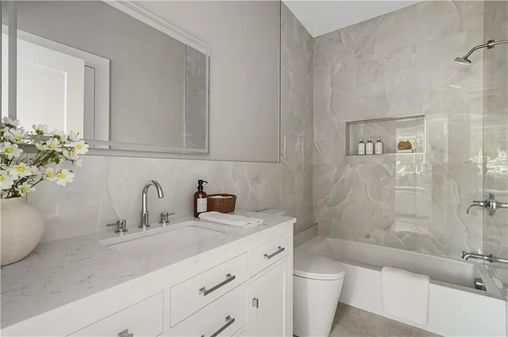 43 12th Street Providence RI 02906
