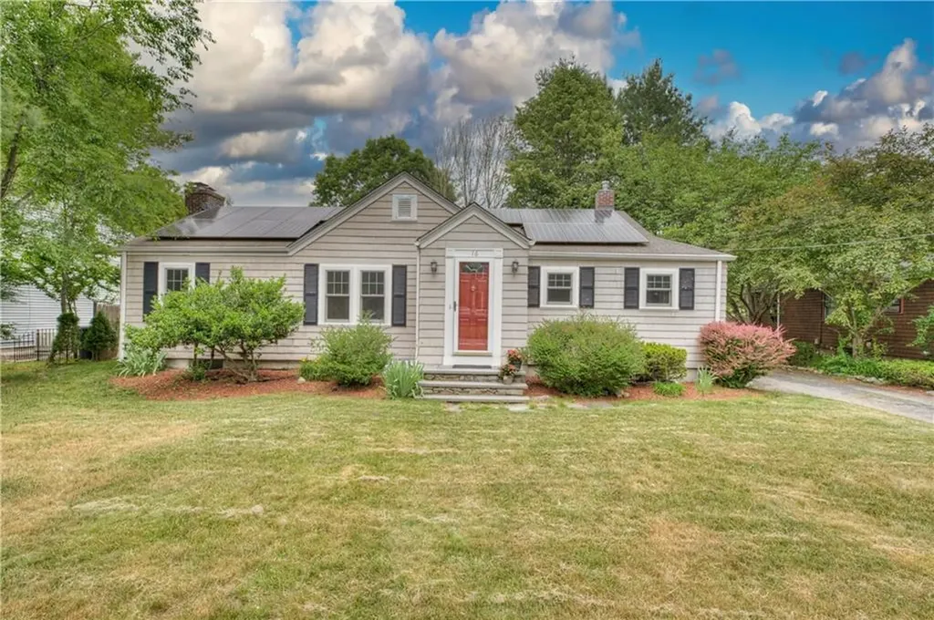 16 Evergreen Street Barrington RI 02806