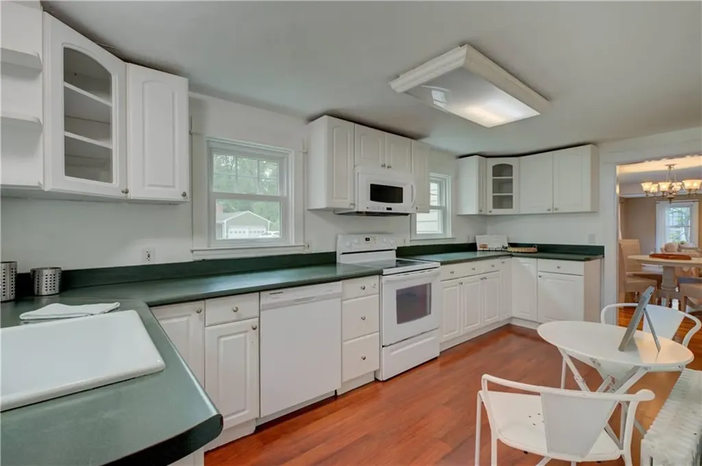 16 Evergreen Street Barrington RI 02806