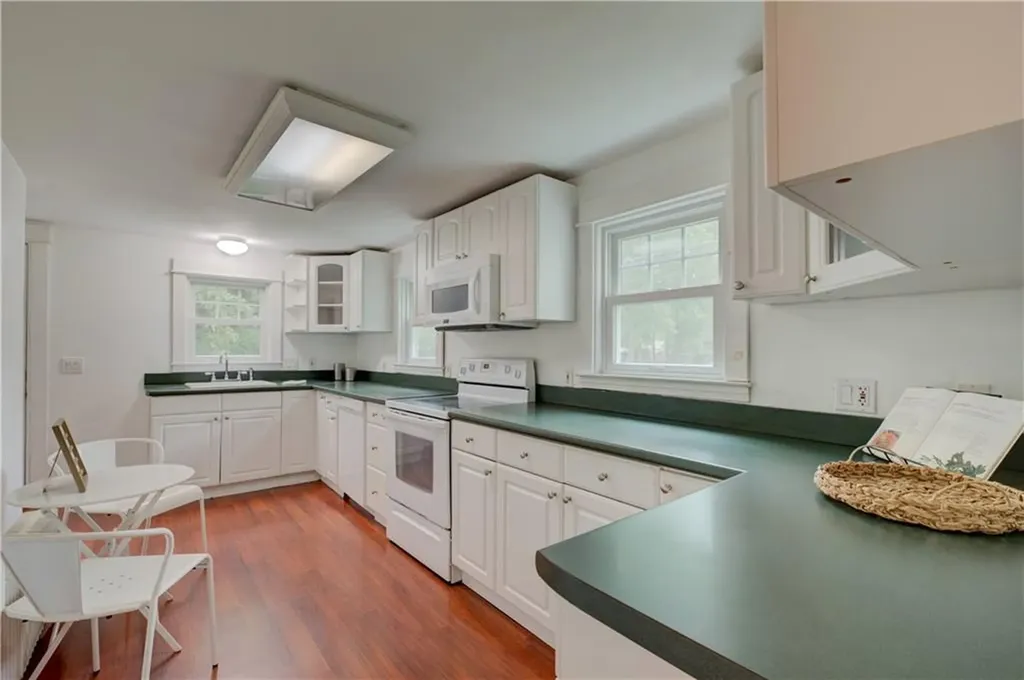 16 Evergreen Street Barrington RI 02806