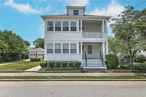 181 183 Saratoga Avenue Pawtucket RI 02861
