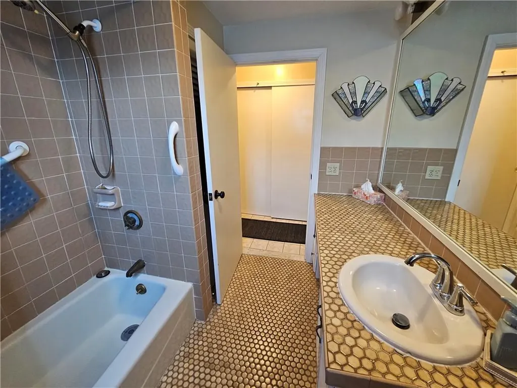 55 Lexington Avenue North Providence RI 02904