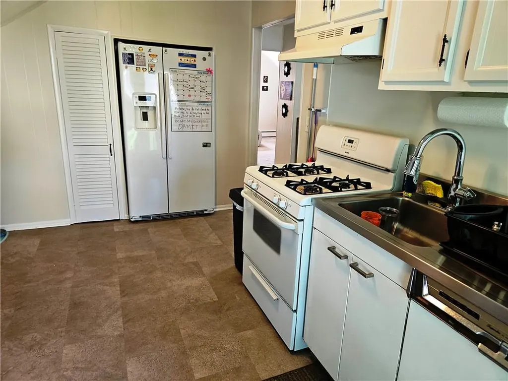 55 Lexington Avenue North Providence RI 02904