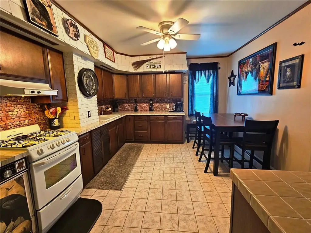 55 Lexington Avenue North Providence RI 02904