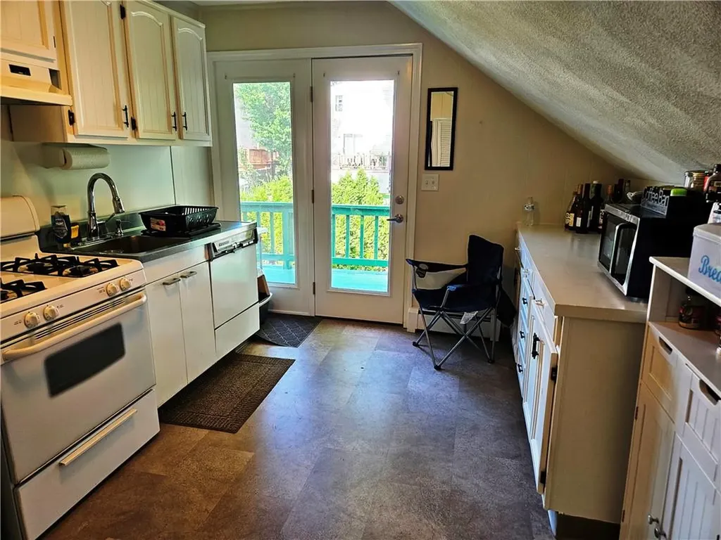 55 Lexington Avenue North Providence RI 02904