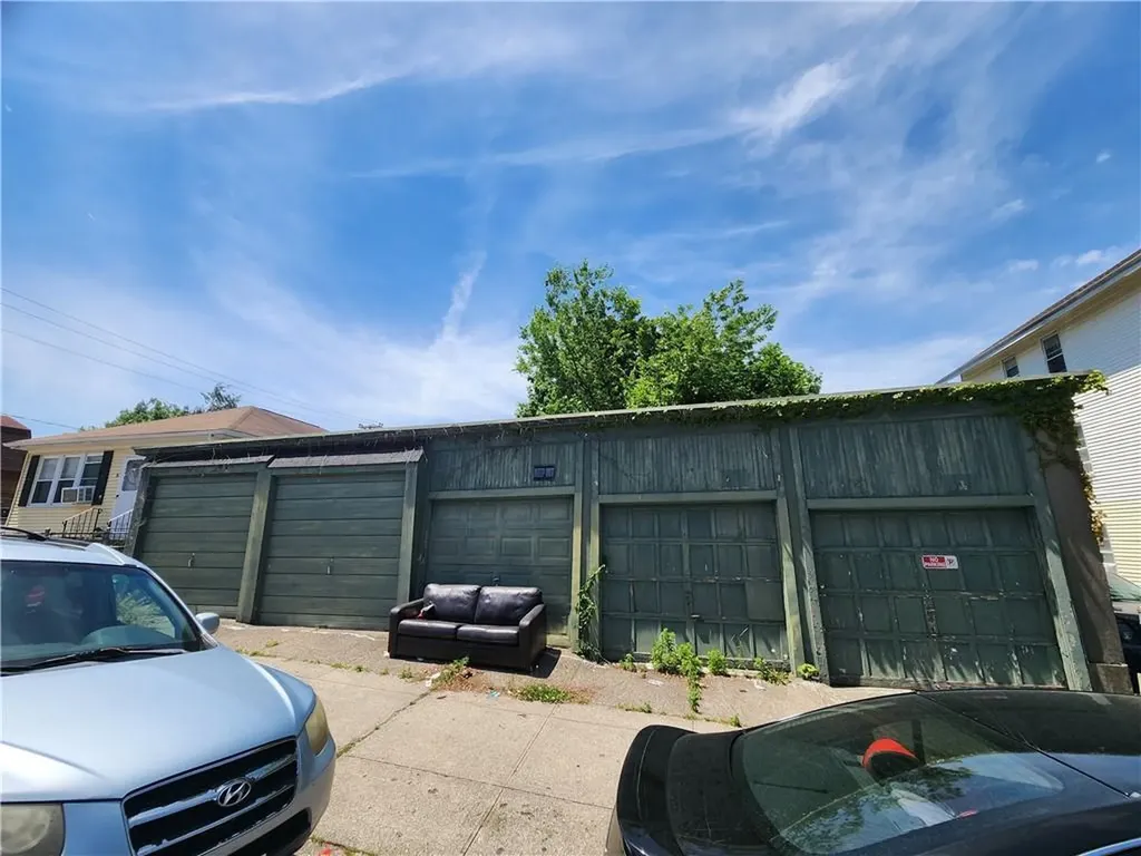 82 Larch Street Pawtucket RI 02860