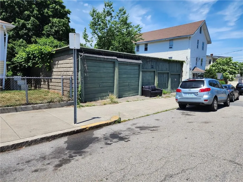 82 Larch Street Pawtucket RI 02860