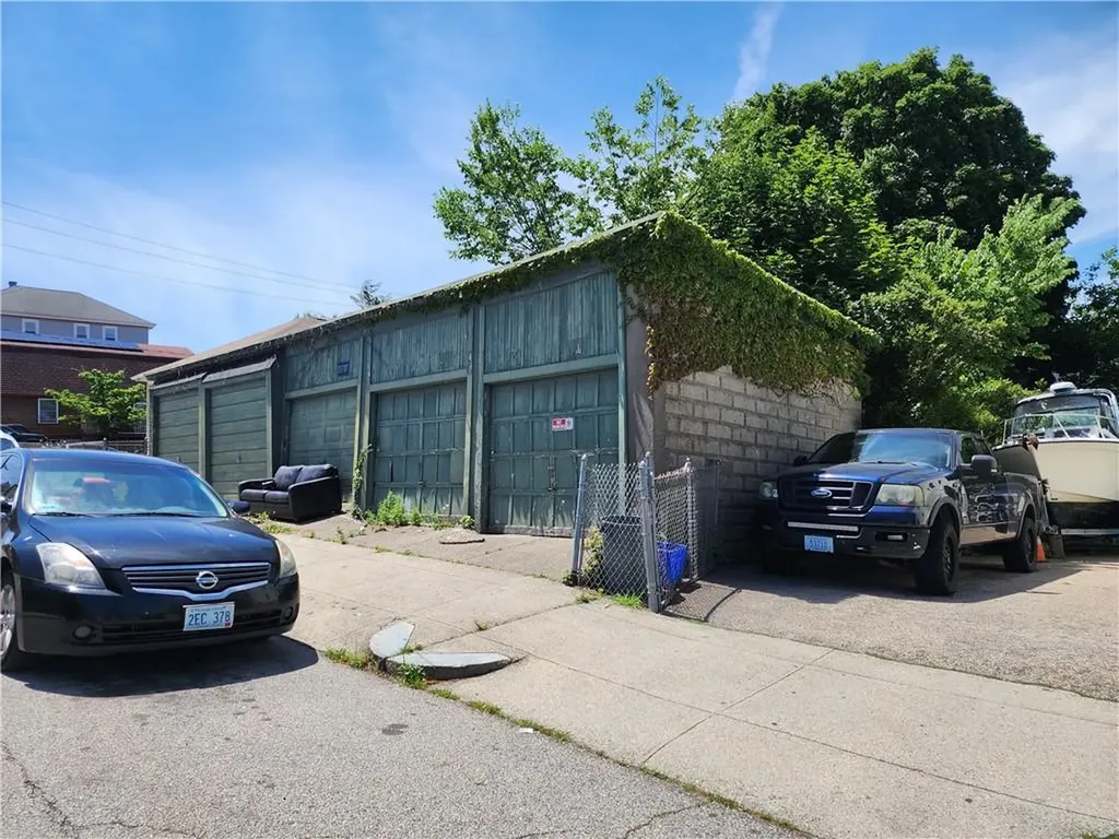 82 Larch Street Pawtucket RI 02860