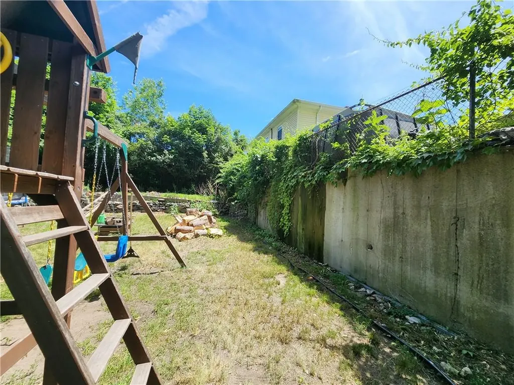 82 Larch Street Pawtucket RI 02860