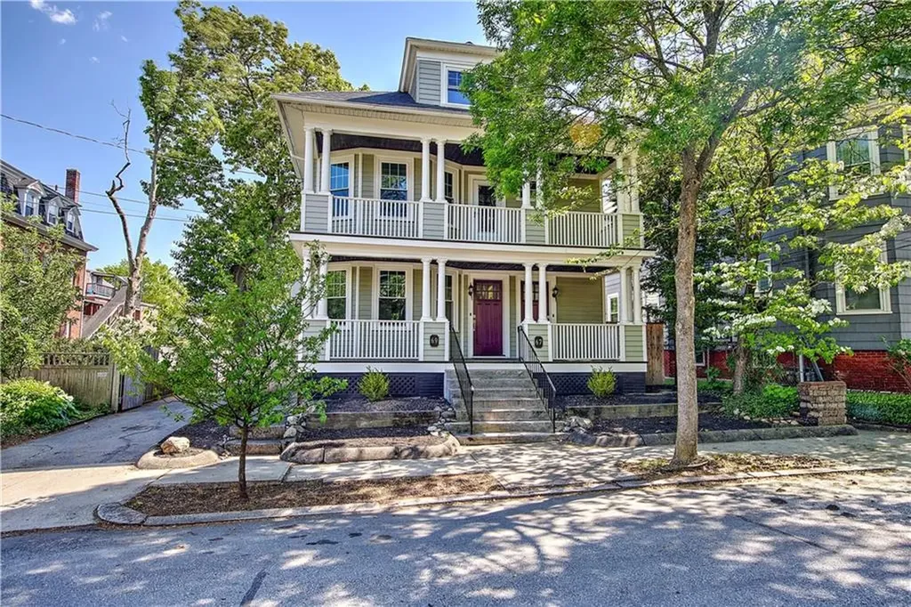 67 69 E Manning Street Providence RI 02906
