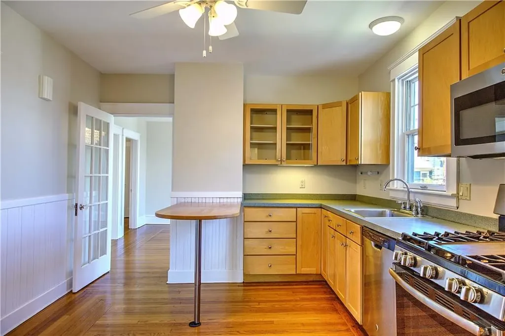 67 69 E Manning Street Providence RI 02906