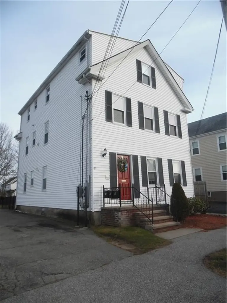 46 First School Street Bristol RI 02809