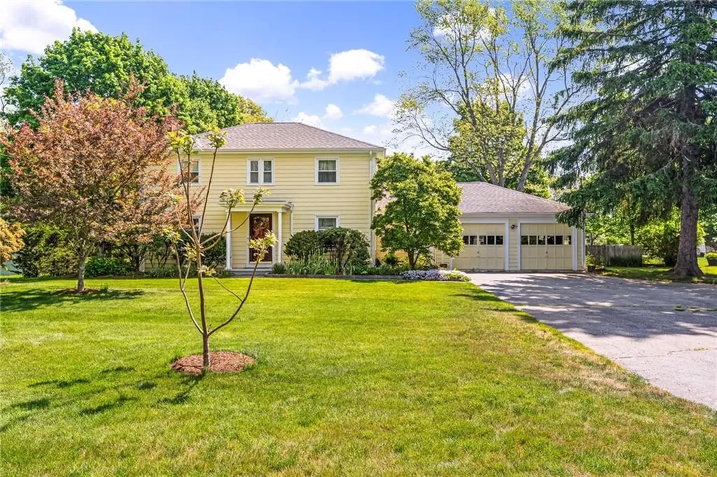 56 Middle Highway Barrington RI 02806