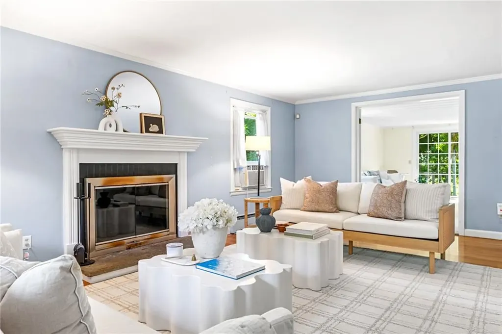 56 Middle Highway Barrington RI 02806