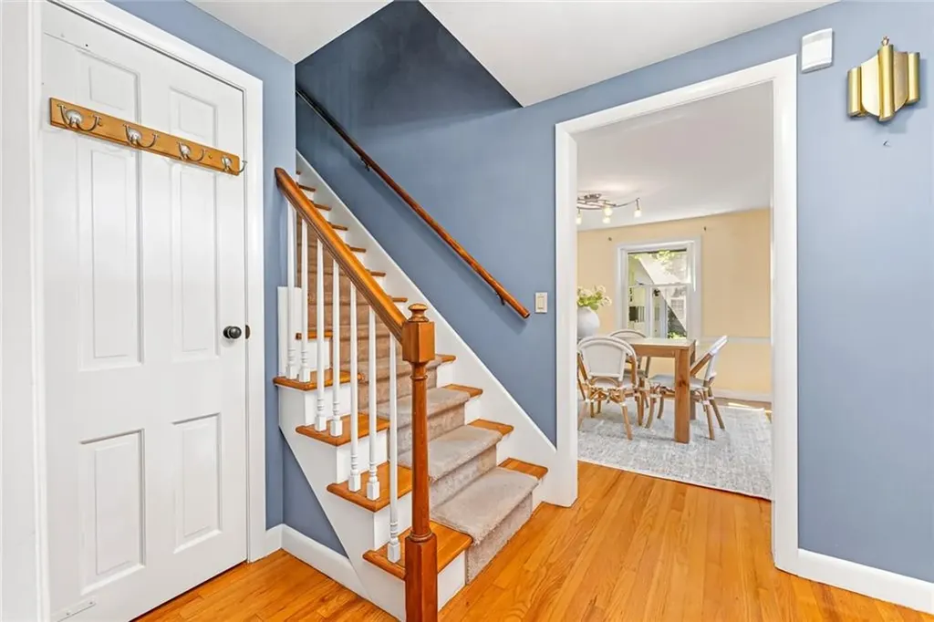 56 Middle Highway Barrington RI 02806