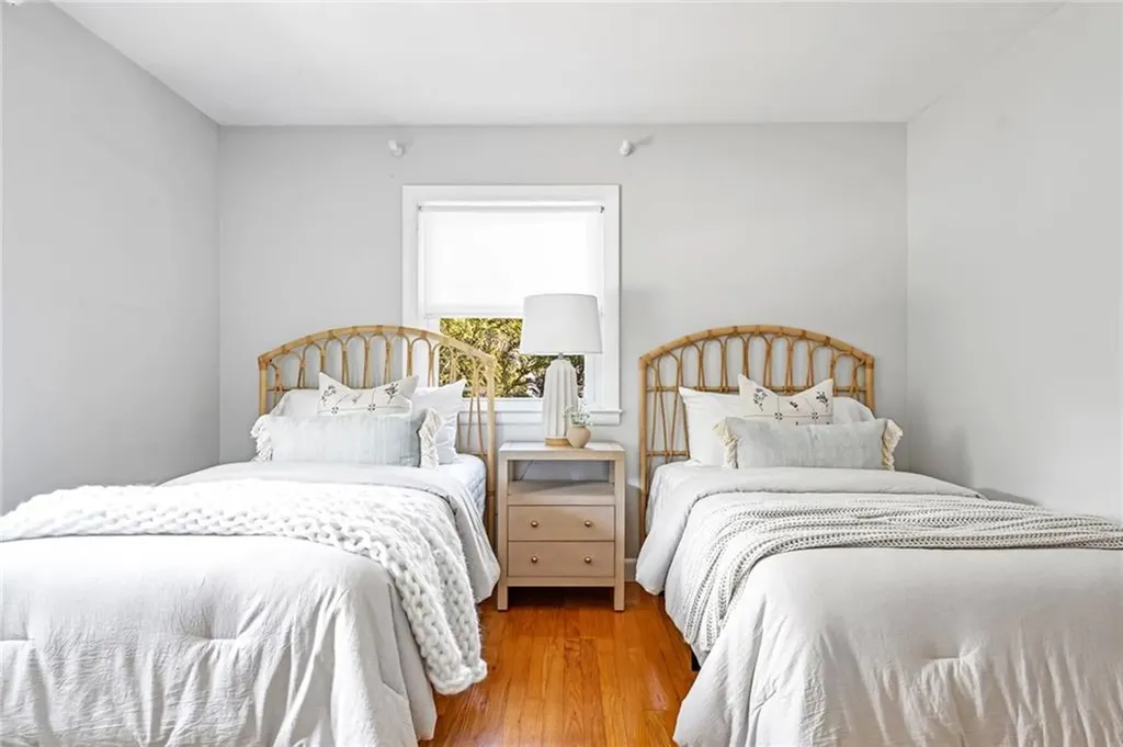 56 Middle Highway Barrington RI 02806