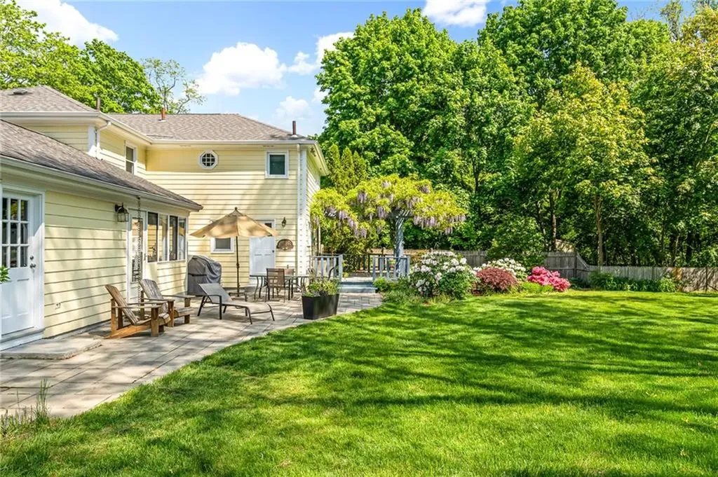 56 Middle Highway Barrington RI 02806