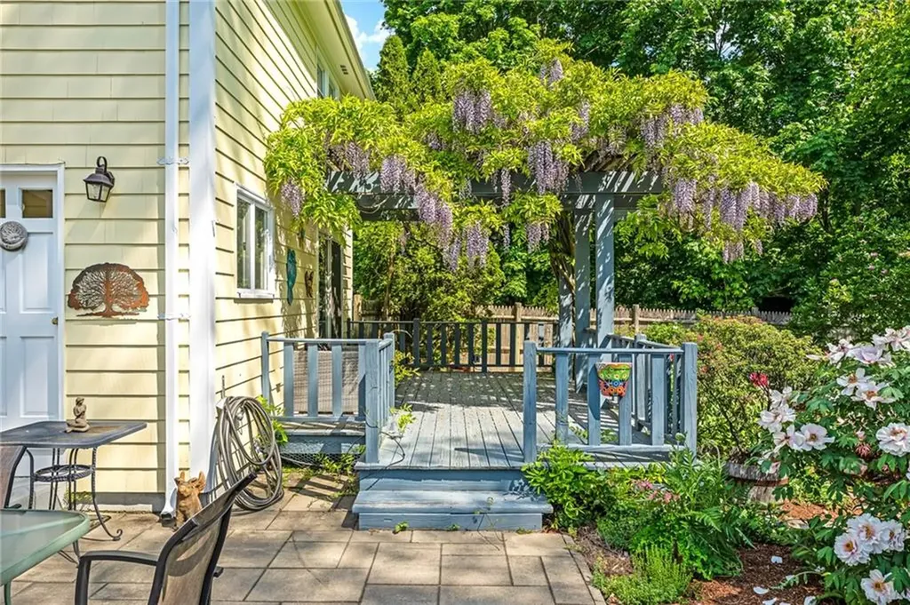 56 Middle Highway Barrington RI 02806