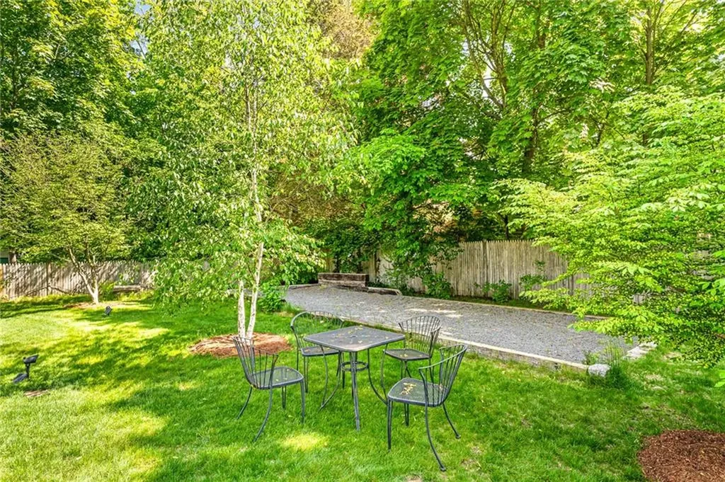 56 Middle Highway Barrington RI 02806