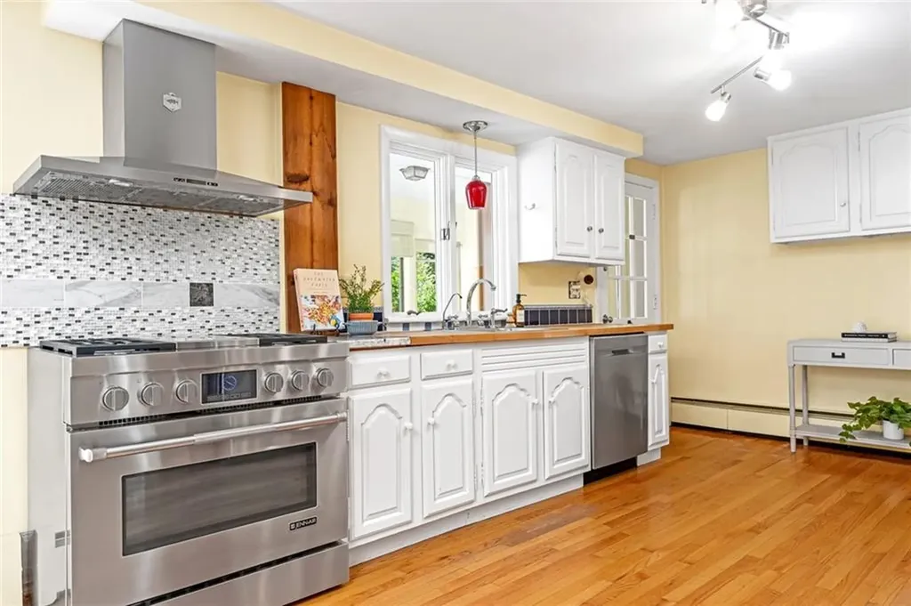 56 Middle Highway Barrington RI 02806