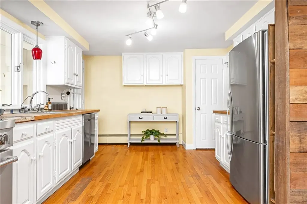 56 Middle Highway Barrington RI 02806