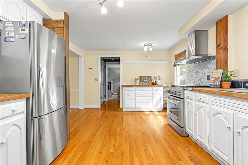 56 Middle Highway Barrington RI 02806