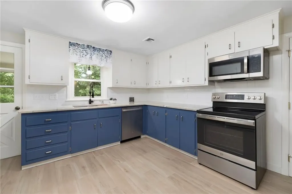 103 Birchwood Drive North Kingstown RI 02852