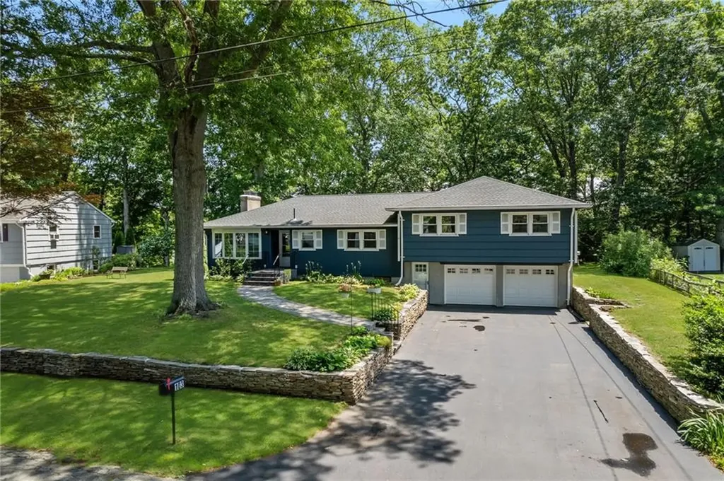 103 Birchwood Drive North Kingstown RI 02852