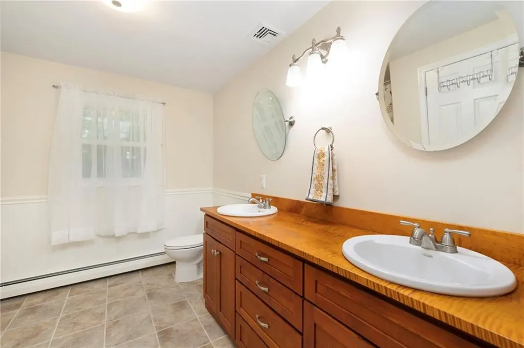 103 Birchwood Drive North Kingstown RI 02852