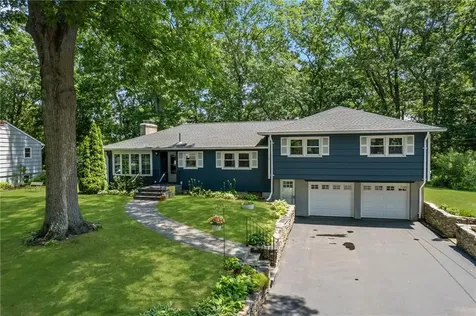 103 Birchwood Drive North Kingstown RI 02852