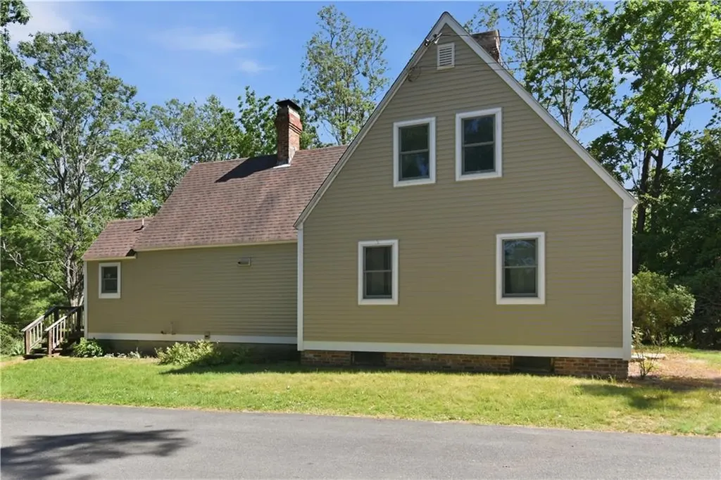 152 Hallville Road Exeter RI 02822