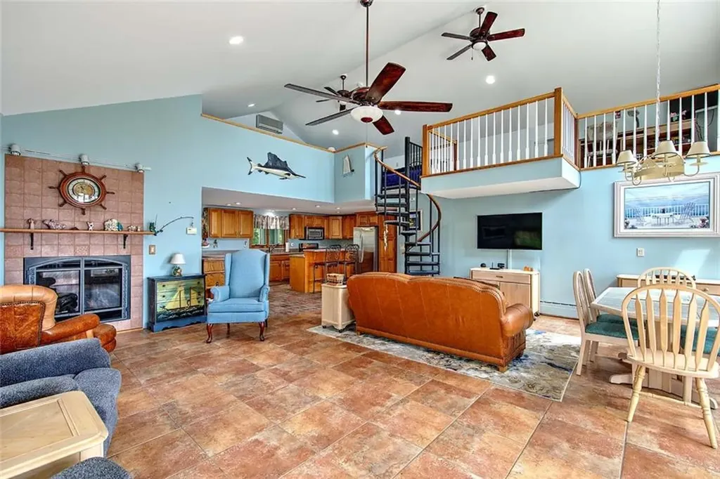 1680 H Drift Road Westport MA 02790