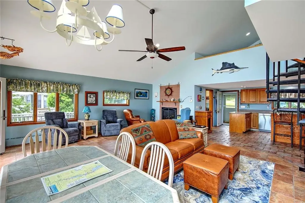 1680 H Drift Road Westport MA 02790